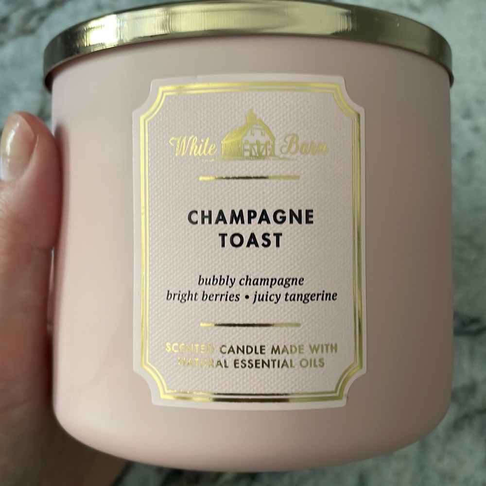 NWOT White Barn Champagne Toast Candle